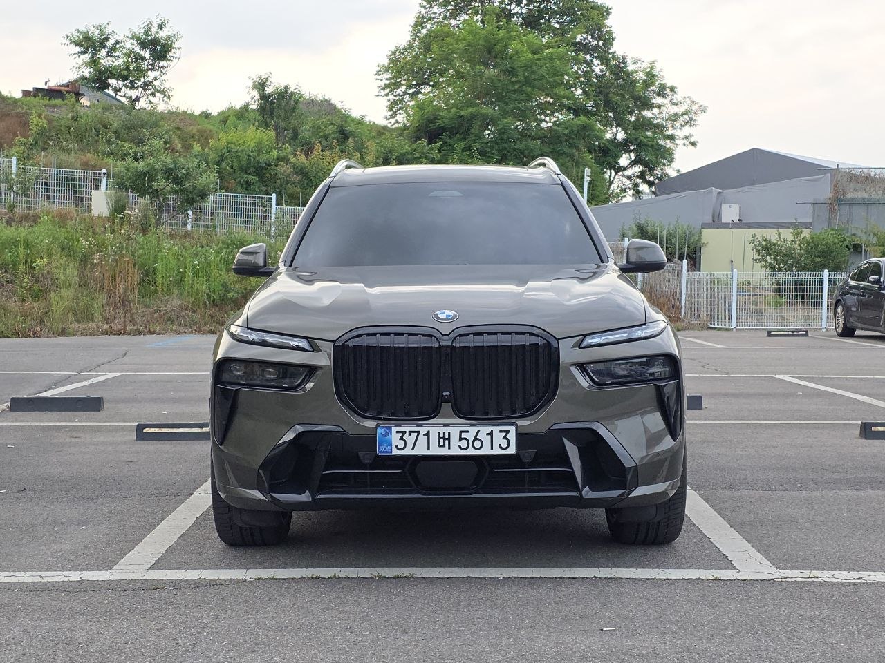 BMW X7 40i M Sport 7 мест: авто из Кореи